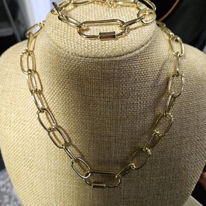 Gold tone large link necklace and bracelet set